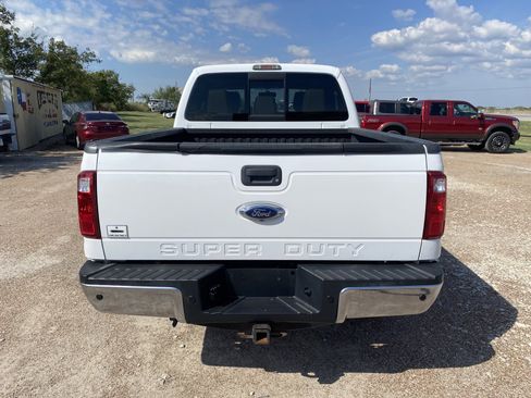 Used 2013 Ford F250 Lariat w/ Lariat Interior Pkg image 6