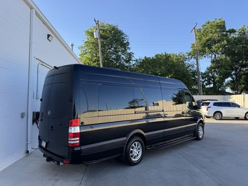 Used 2013 Mercedes-Benz Sprinter 2500 image 1