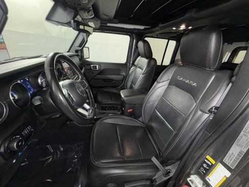 Used 2021 Jeep Wrangler Unlimited Sahara w/ Cold Weather Group AWD/4WD image 13