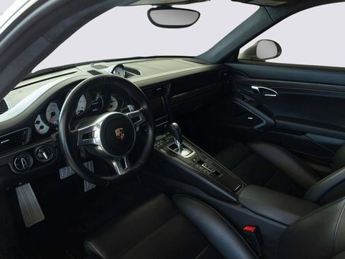 Used 2014 Porsche 911 Turbo S image 9