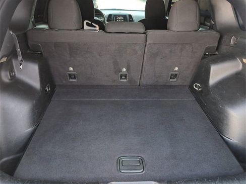 Used 2019 Jeep Cherokee Latitude w/ Popular Appearance Group image 23