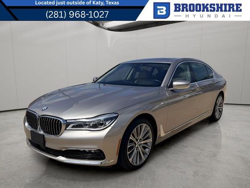 Used 2018 BMW 750i RWD image 1