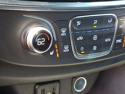Certified 2023 Chevrolet Traverse LT AWD/4WD image 26