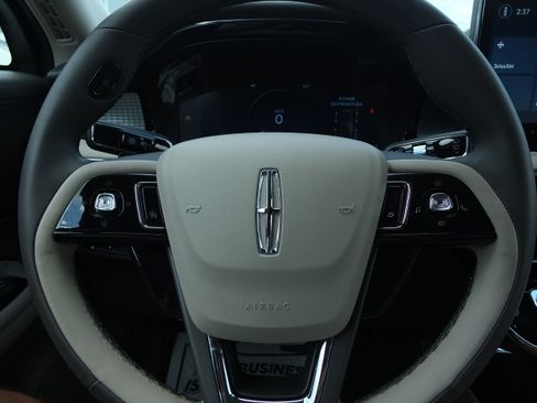 Used 2023 Lincoln Corsair FWD image 20