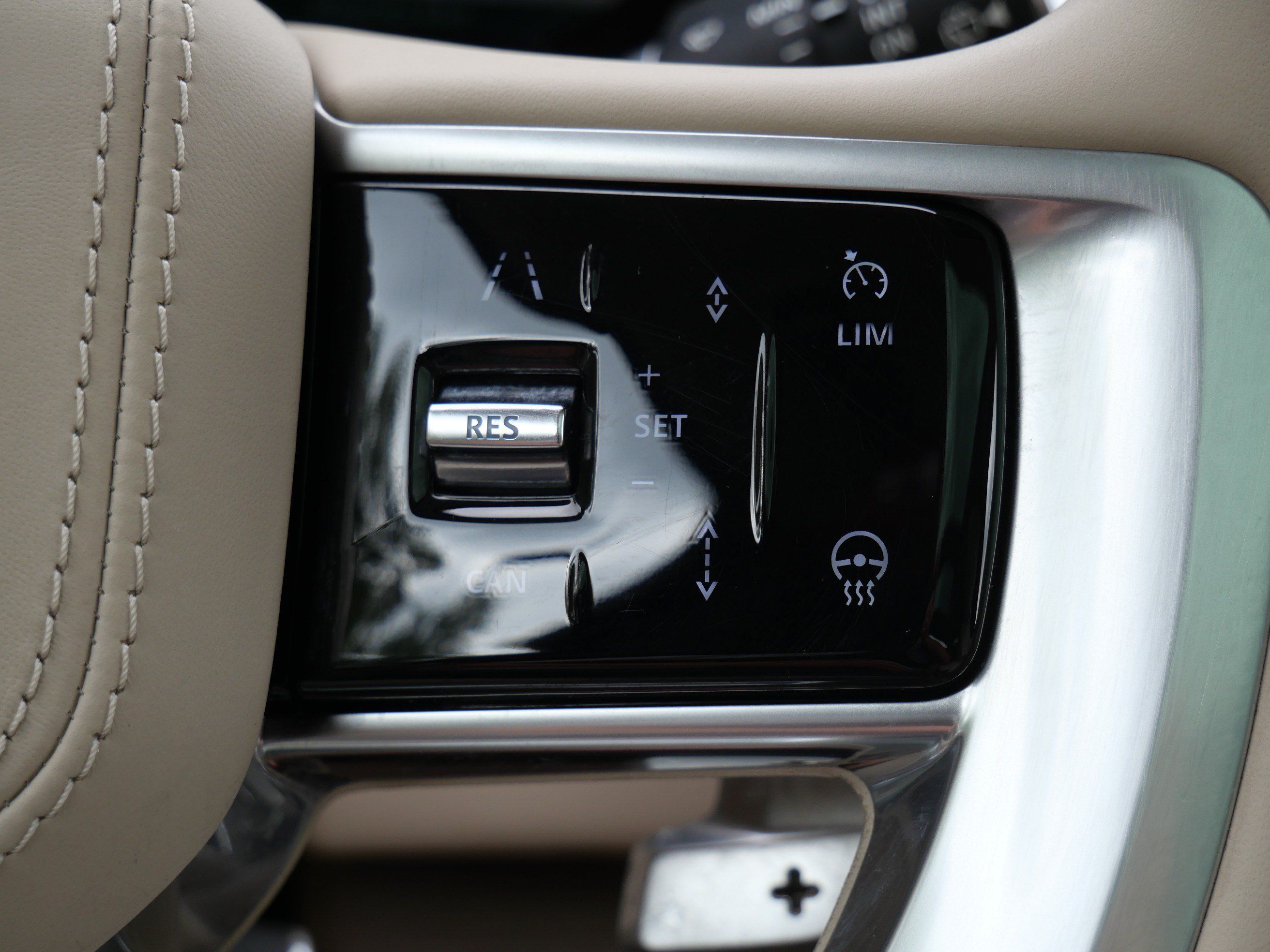 Certified 2023 Land Rover Range Rover SE AWD/4WD image 25