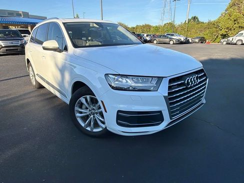 Used 2019 Audi Q7 2.0T Premium w/ Cold Weather Package AWD/4WD image 17