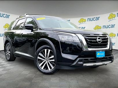 Used 2023 Nissan Pathfinder Platinum w/ Cargo Package