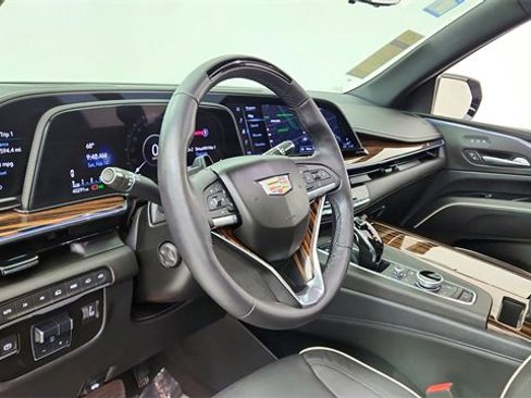Used 2023 Cadillac Escalade Premium Luxury w/ Performance Package image 19