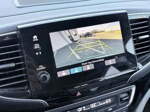 Used 2019 Honda Pilot Elite image 16