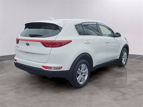 Used 2017 Kia Sportage LX image 4