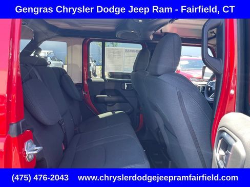 Certified 2025 Jeep Wrangler Unlimited Sahara AWD/4WD image 19