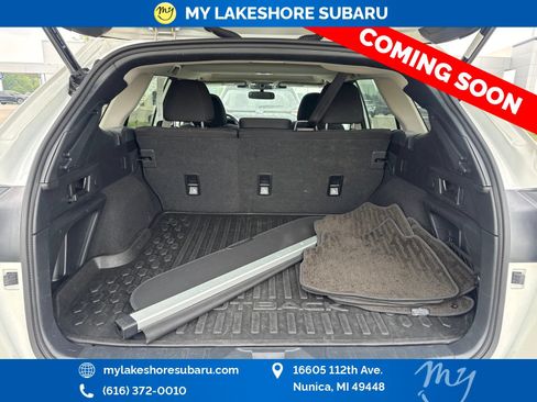 Used 2025 Subaru Outback Premium AWD/4WD image 16