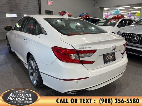 Used 2019 Honda Accord Touring image 3