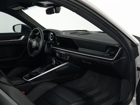 Used 2024 Porsche 911 Carrera RWD image 16