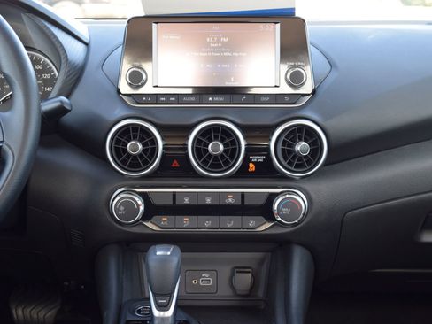 Used 2025 Nissan Sentra S image 11