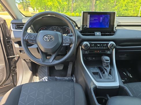Used 2024 Toyota RAV4 XLE image 17