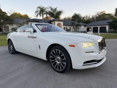 Used 2018 Rolls-Royce Dawn image 11