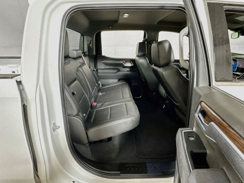 Certified 2025 GMC Sierra 1500 SLT RWD image 25