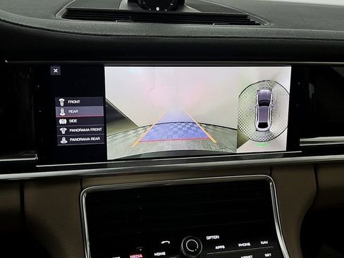 Used 2018 Porsche Panamera 4 AWD/4WD image 19