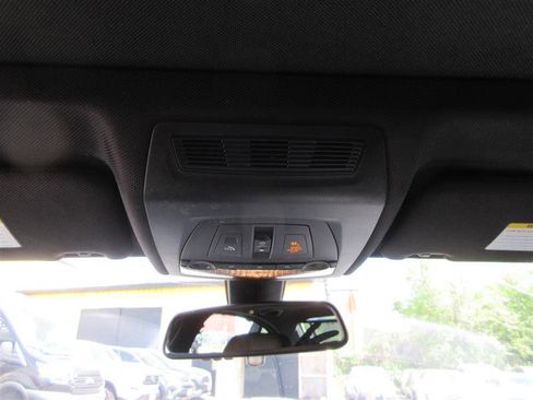 Used 2016 BMW 550i Sedan image 18