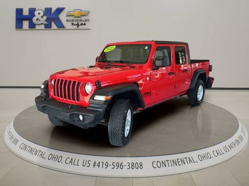 Used 2020 Jeep Gladiator Sport w/ Technology Group AWD/4WD image 3