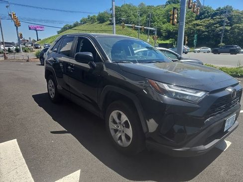 Used 2025 Toyota RAV4 LE AWD/4WD image 3