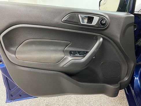 Used 2016 Ford Fiesta SE image 9