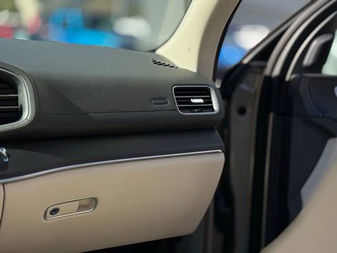 Used 2020 Mercedes-Benz GLS 450 4MATIC image 18