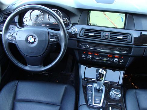 Used 2013 BMW 528i xDrive Sedan image 9