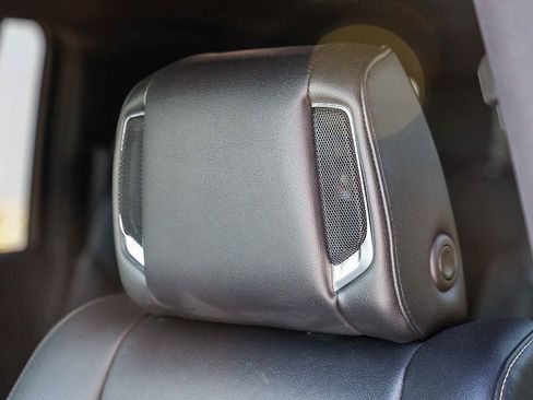 Used 2022 Cadillac Escalade ESV Luxury image 25