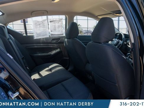 Used 2025 Nissan Altima 2.5 SV FWD image 24