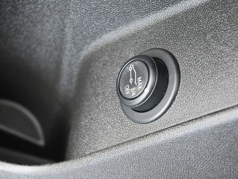 Used 2022 Chevrolet Equinox RS w/ Infotainment Package image 41