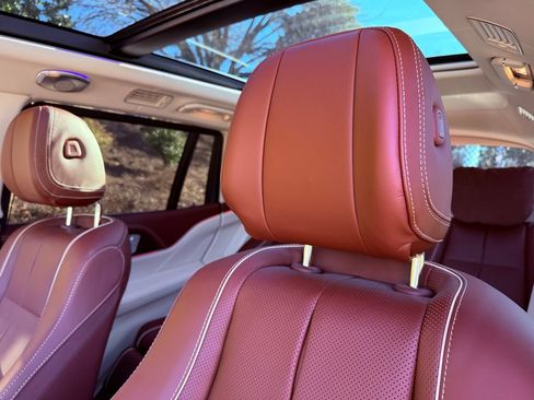 Used 2023 Mercedes-Benz Maybach GLS 600 4MATIC image 34