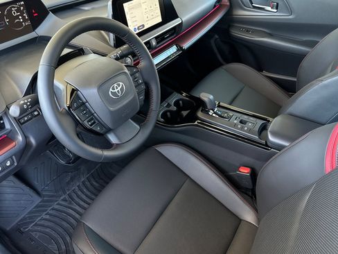 New 2026 Toyota Prius Plug-In Hybrid FWD image 11