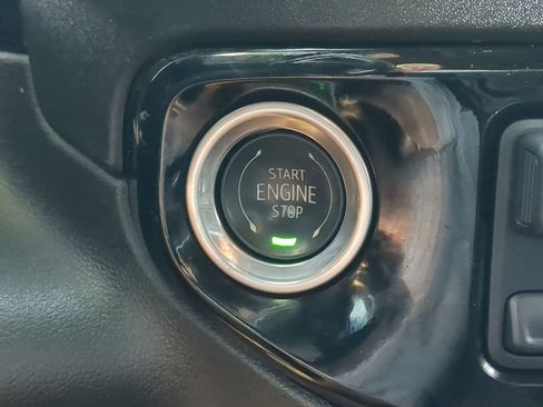 Used 2025 Chevrolet Silverado 2500 ZR2 image 30