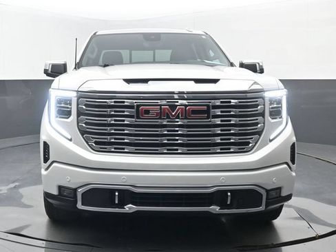 Used 2024 GMC Sierra 1500 Denali w/ Technology Package AWD/4WD image 21