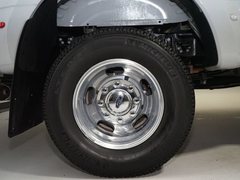 Used 2025 Ford F350 Platinum AWD/4WD image 25