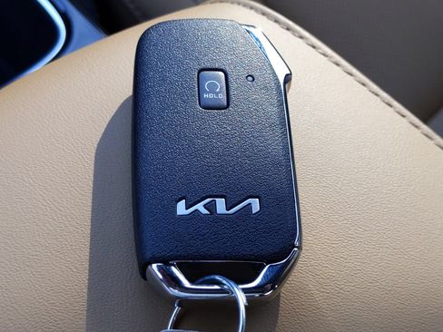 Used 2022 Kia Telluride SX w/ Towing Package FWD image 26