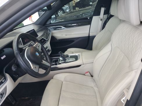 Used 2022 BMW 750i xDrive w/ Executive Package AWD/4WD image 14