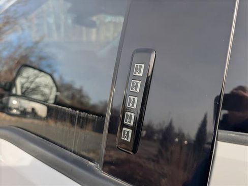 Used 2022 Ford F150 Lariat w/ Equipment Group 501A Mid image 11