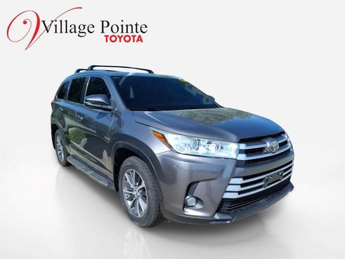 Used 2017 Toyota Highlander XLE FWD image 5