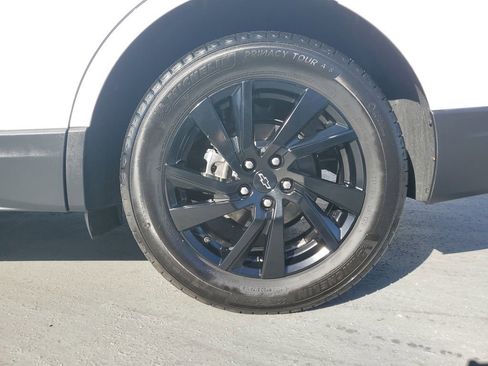 Used 2023 Chevrolet Equinox LS w/ Sport Edition image 5