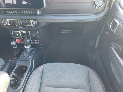Used 2024 Jeep Wrangler Unlimited Rubicon w/ Technology Group AWD/4WD image 23