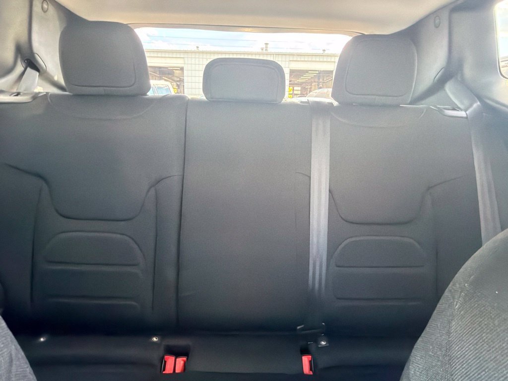 Used 2020 Jeep Renegade Latitude w/ Cold Weather Group AWD/4WD image 20