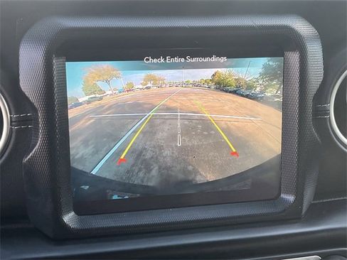 Used 2023 Jeep Wrangler Sahara w/ Cold Weather Group image 18