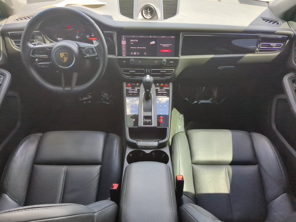 Used 2022 Porsche Macan AWD/4WD image 12