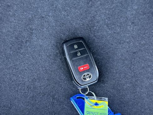 Used 2024 Toyota Prius XLE image 41