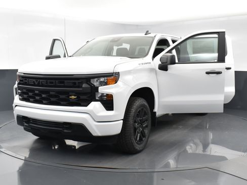 Used 2025 Chevrolet Silverado 1500 Custom w/ Turbomax Blackout Package image 23