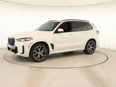 Used 2024 BMW X5 sDrive40i w/ M Sport Package image 13