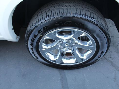 Used 2017 RAM 1500 Laramie w/ Convenience Group AWD/4WD image 15